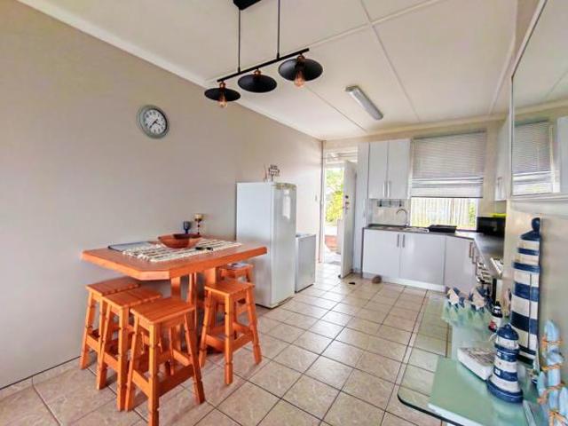 2 Bedroom Apartment in Uvongo