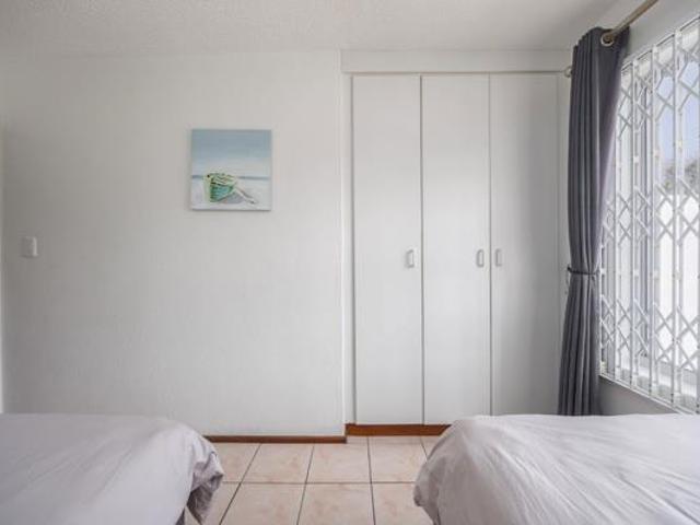 2 Bedroom Apartment in Uvongo