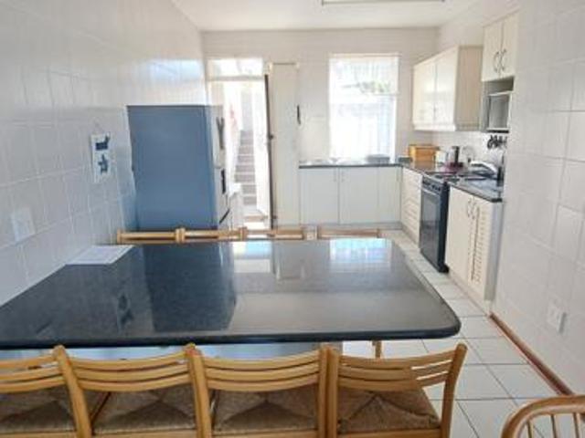 2 Bedroom Apartment in Uvongo