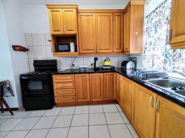 2 Bedroom Apartment in Uvongo
