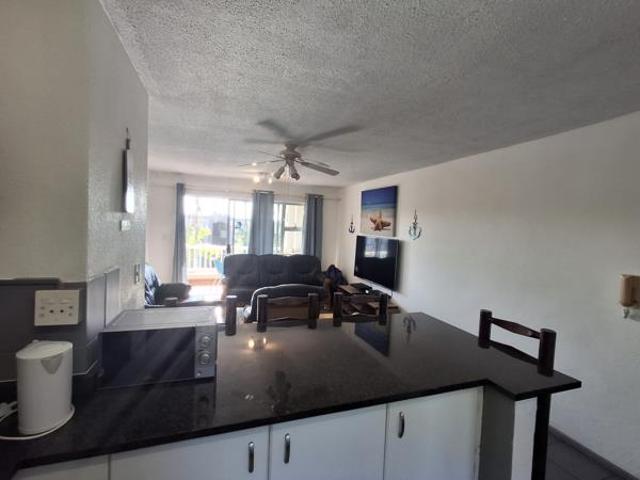 2 Bedroom Apartment in Uvongo