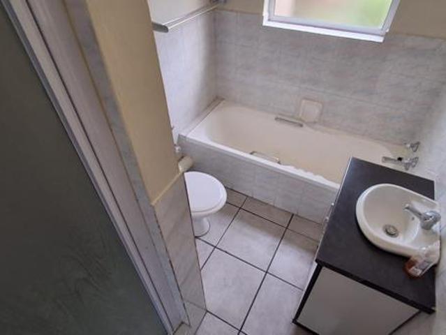 2 Bedroom Apartment in Uvongo