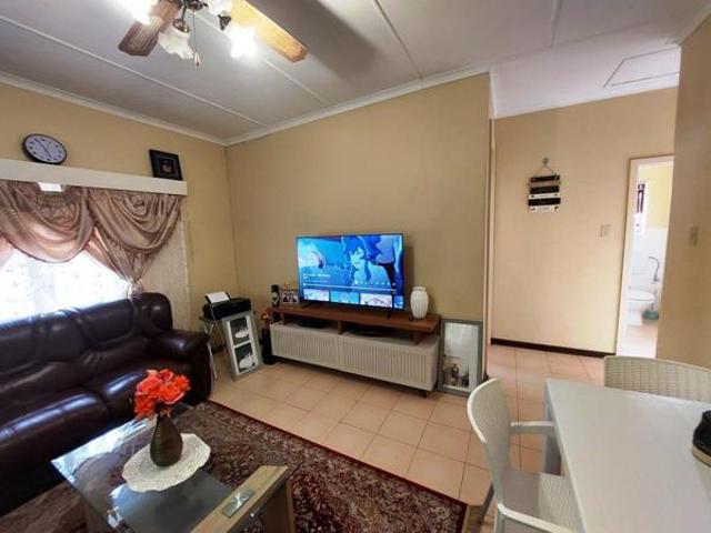 2 Bedroom Apartment in Uvongo