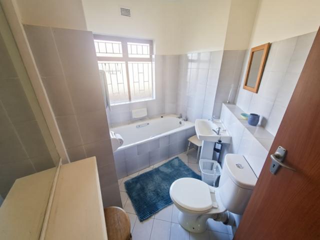 2 Bedroom Apartment in Uvongo