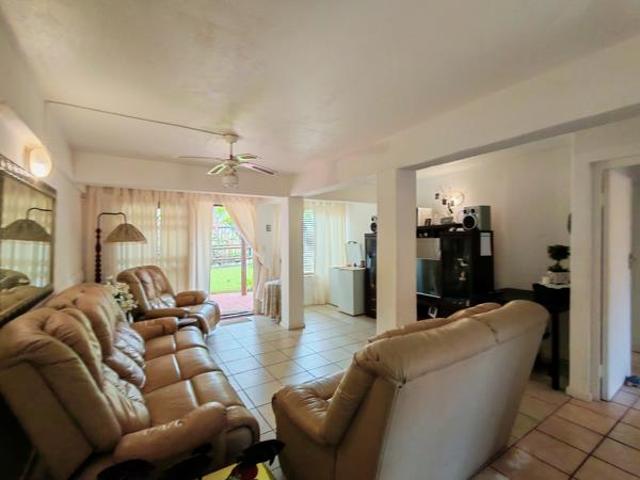 2 Bedroom Apartment in Uvongo Beach