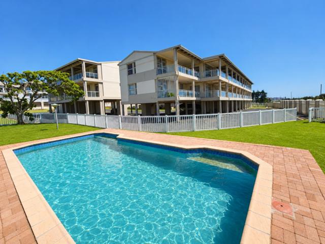 2 Bedroom Apartment in Uvongo Beach