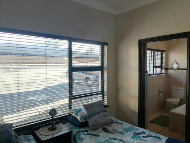 2 Bedroom Apartment in Uvongo Beach