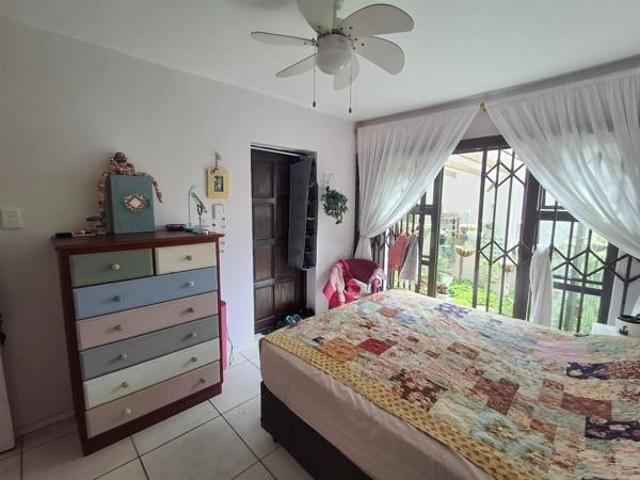 2 Bedroom Apartment in Uvongo Beach