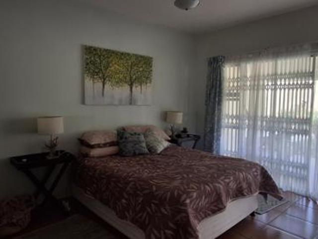 2 Bedroom Apartment in Uvongo Beach