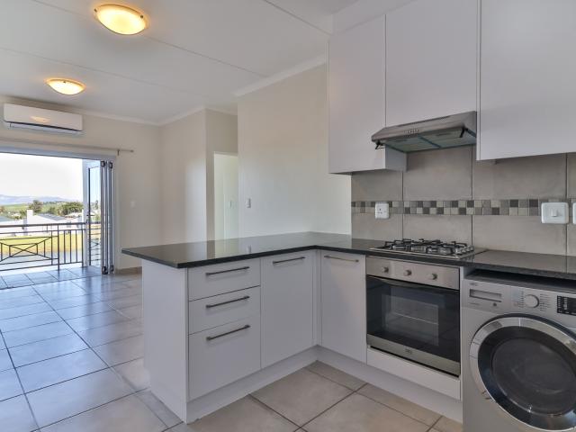 2 Bedroom Apartment in Uitsig
