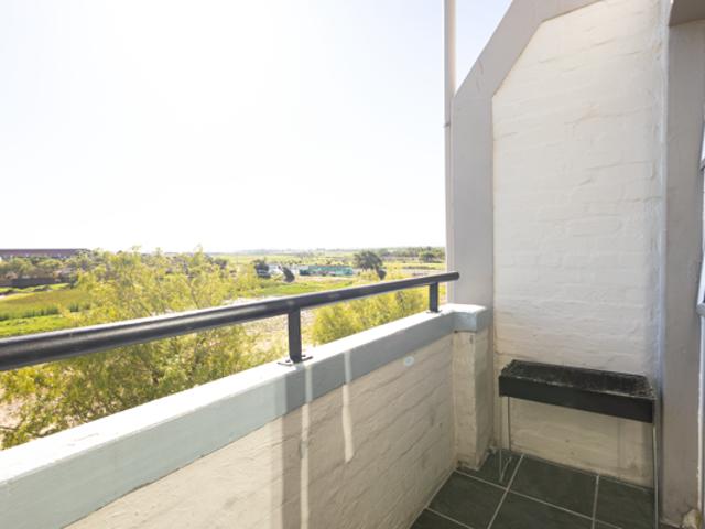 2 Bedroom Apartment in Uitzicht