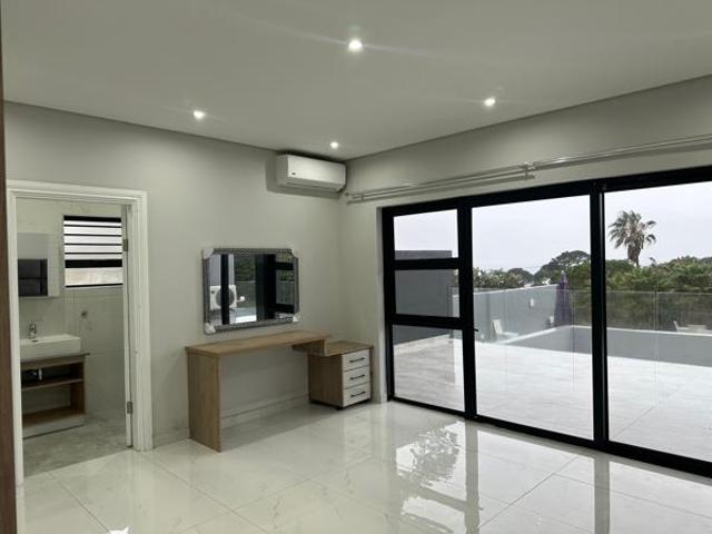 2 Bedroom Apartment in Umhlanga Rocks