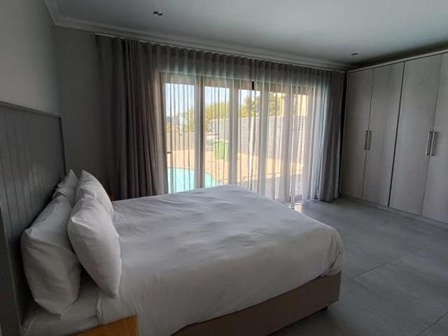 2 Bedroom Apartment in Umhlanga Rocks
