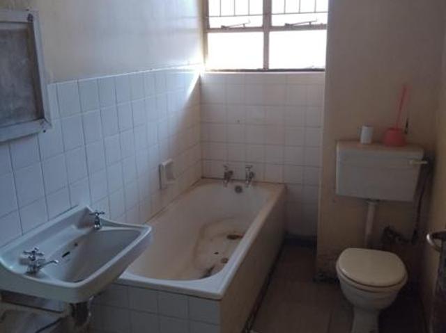 2 Bedroom Apartment in Vanderbijlpark CW1