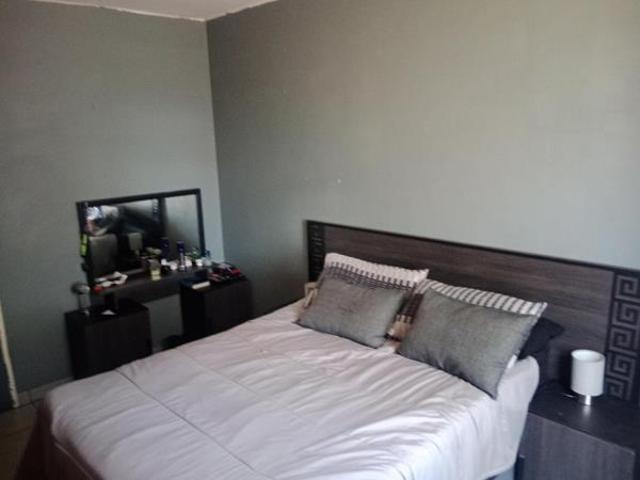 2 Bedroom Apartment in Vanderbijlpark CW6