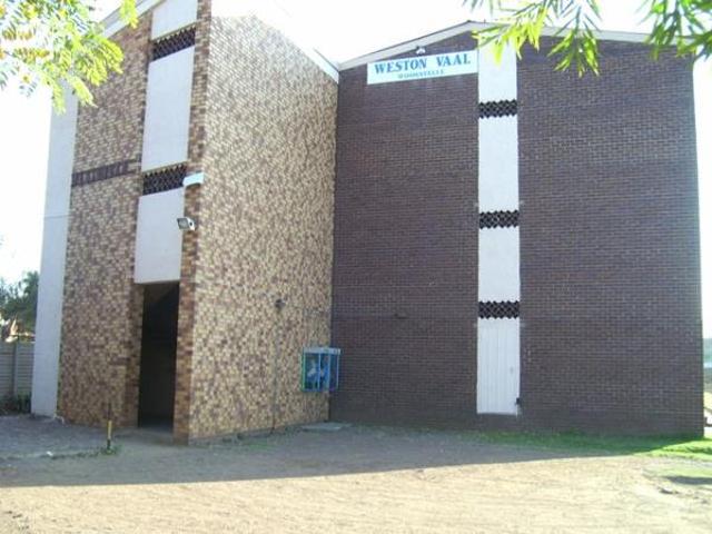 2 Bedroom Apartment in Vanderbijlpark CW