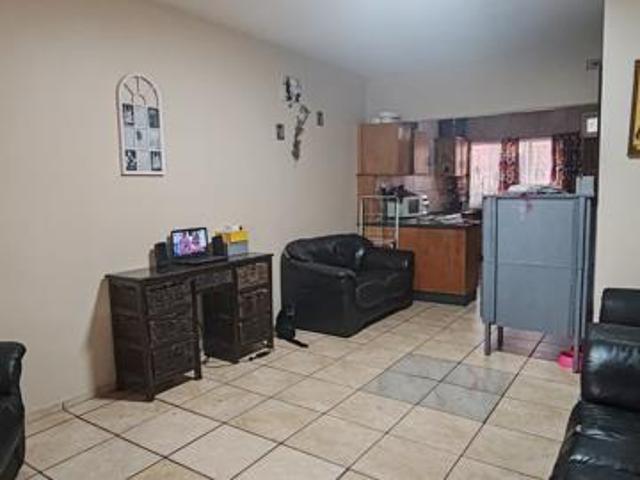 2 Bedroom Apartment in Vanderbijlpark CE2