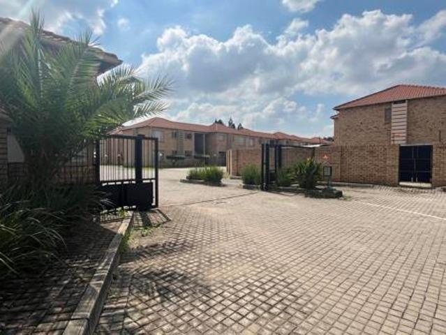2 Bedroom Apartment in Vanderbijlpark Central