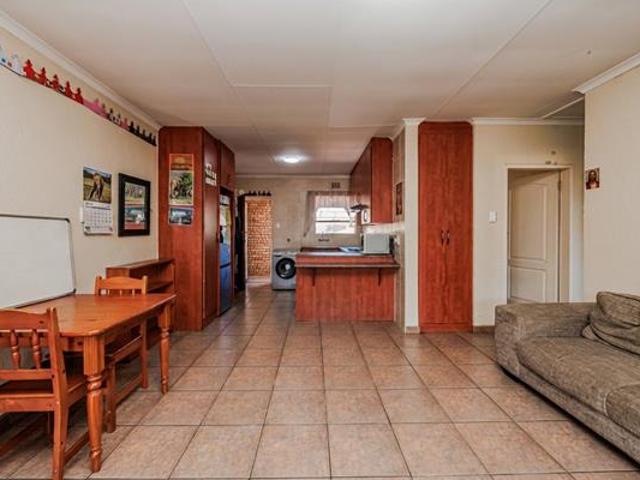 2 Bedroom Apartment in Vanderbijlpark SE
