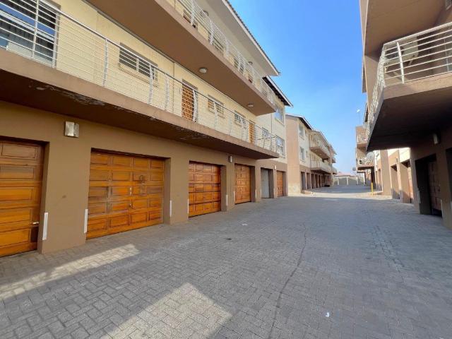 2 Bedroom Apartment in Vanderbijlpark South East 4