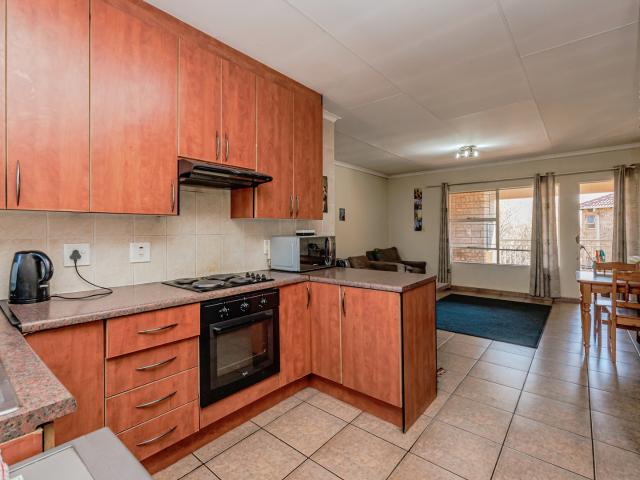 2 Bedroom Apartment in Vanderbijlpark South East