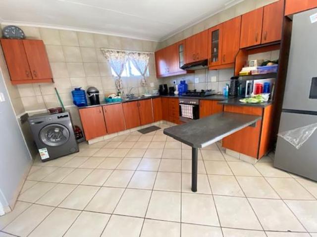2 Bedroom Apartment in Veld En Vlei