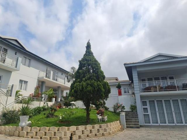 2 Bedroom Apartment in Redcliffe