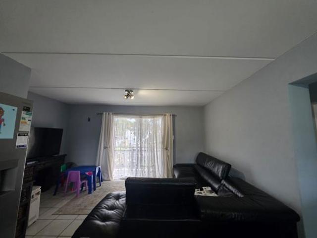 2 Bedroom Apartment in Vredekloof