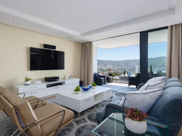 2 Bedroom Apartment in Vredehoek