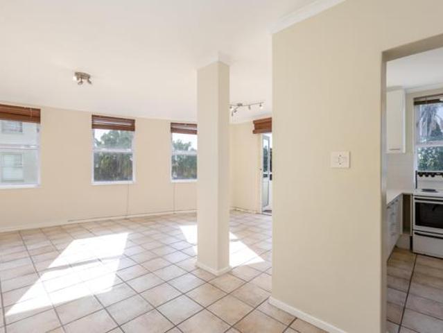 2 Bedroom Apartment in Vredehoek