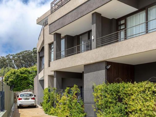 2 Bedroom Apartment in Vredehoek