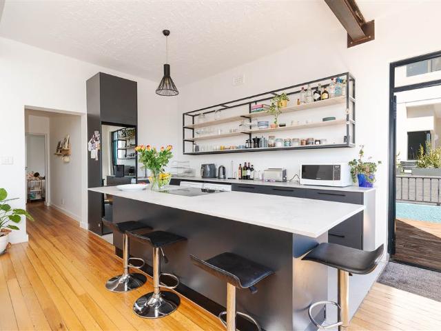 2 Bedroom Apartment in Vredehoek