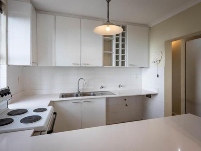 2 Bedroom Apartment in Vredehoek