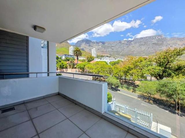 2 Bedroom Apartment in Vredehoek