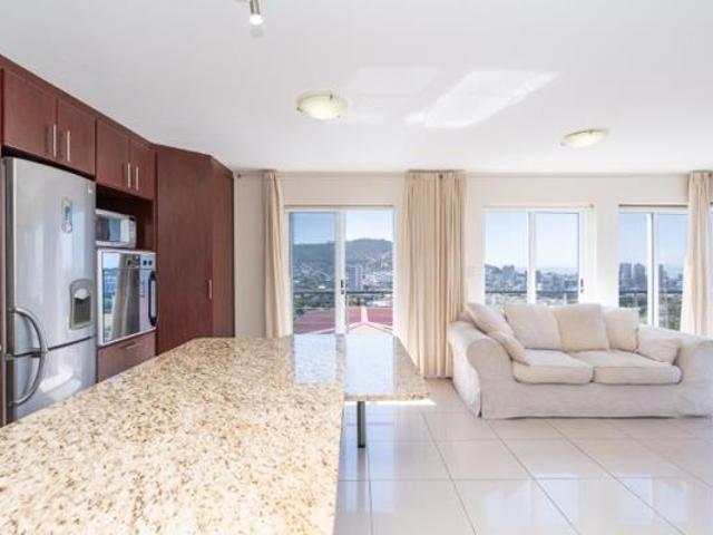 2 Bedroom Apartment in Vredehoek