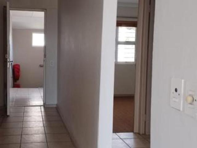 2 Bedroom Apartment in Vredehoek