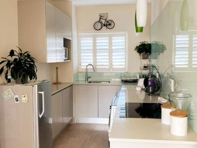 2 Bedroom Apartment in Vredehoek