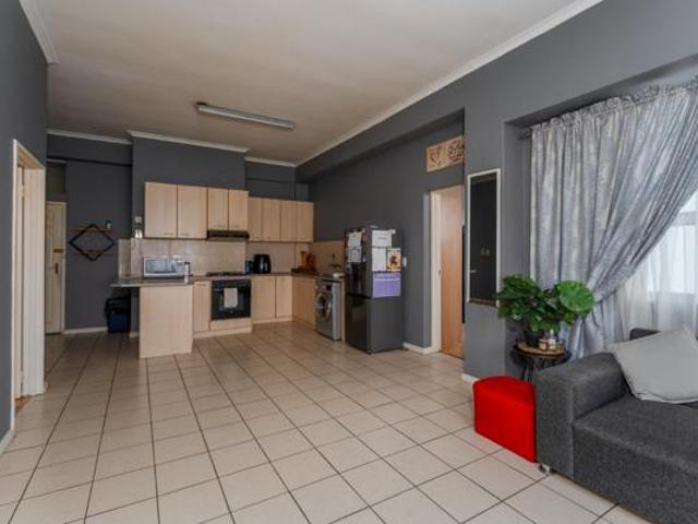 2 Bedroom Apartment in Wynberg