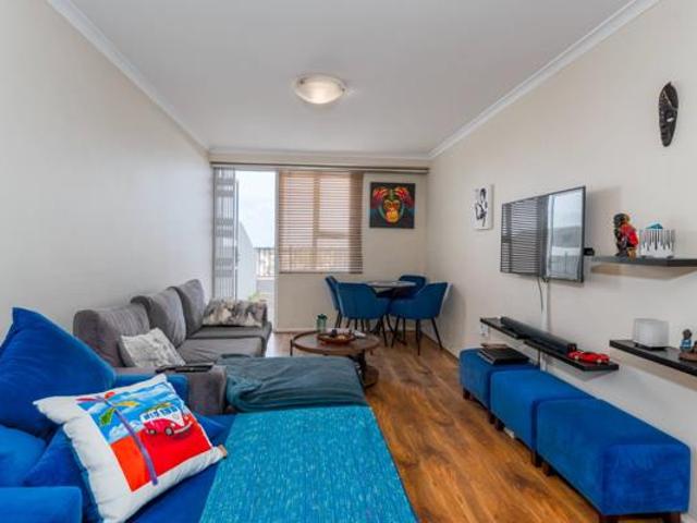 2 Bedroom Apartment in Wynberg