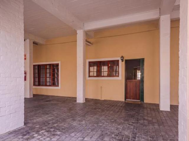 2 Bedroom Apartment in Wynberg