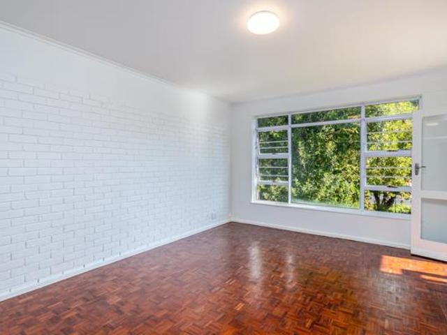 2 Bedroom Apartment in Wynberg Upper