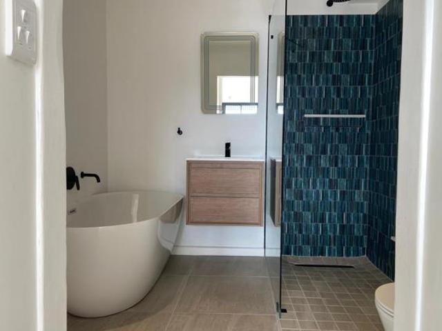 2 Bedroom Apartment in Wynberg Upper