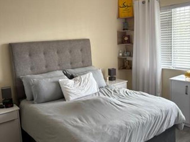 2 Bedroom Apartment in Wynberg Upper