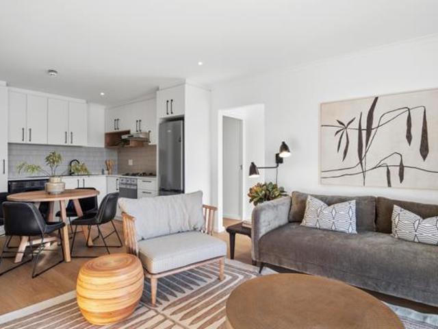 2 Bedroom Apartment in Wynberg Upper