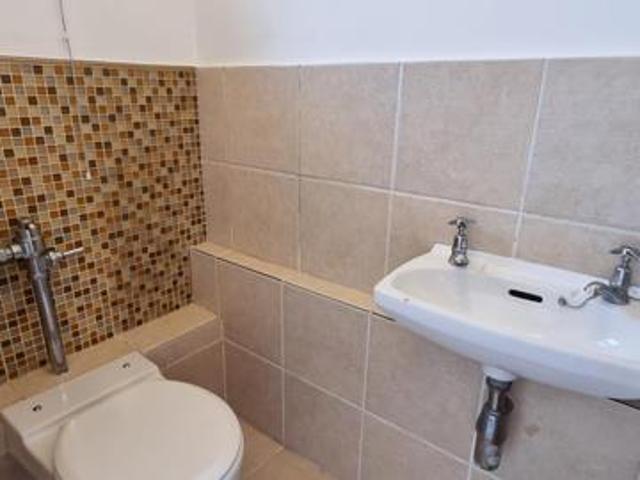 2 Bedroom Apartment in Wynberg Upper
