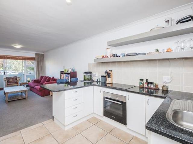 2 Bedroom Apartment in Wynberg Upper