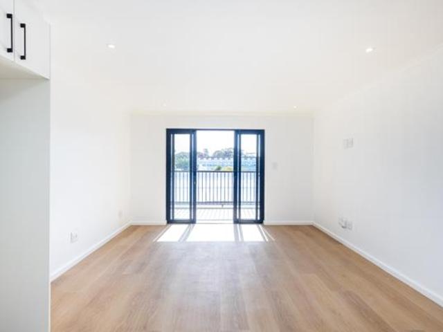 2 Bedroom Apartment in Wynberg Upper
