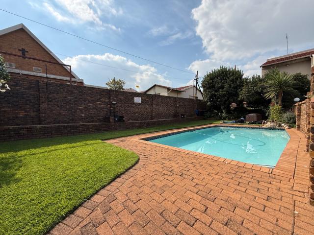 2 Bedroom Apartment in Wannenburghoogte