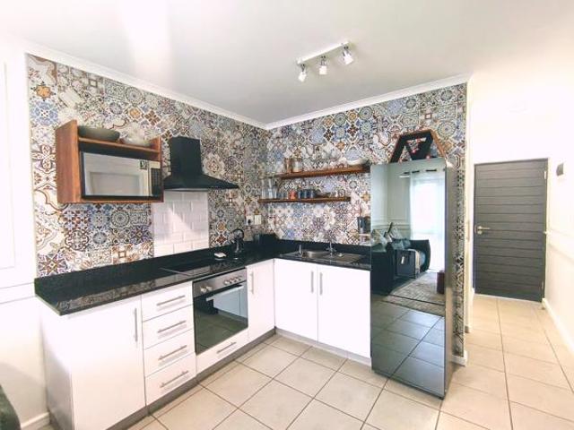 2 Bedroom Apartment in Waterfall