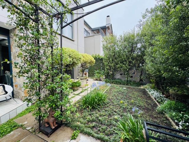 3 Bedroom Apartment in Waterfall